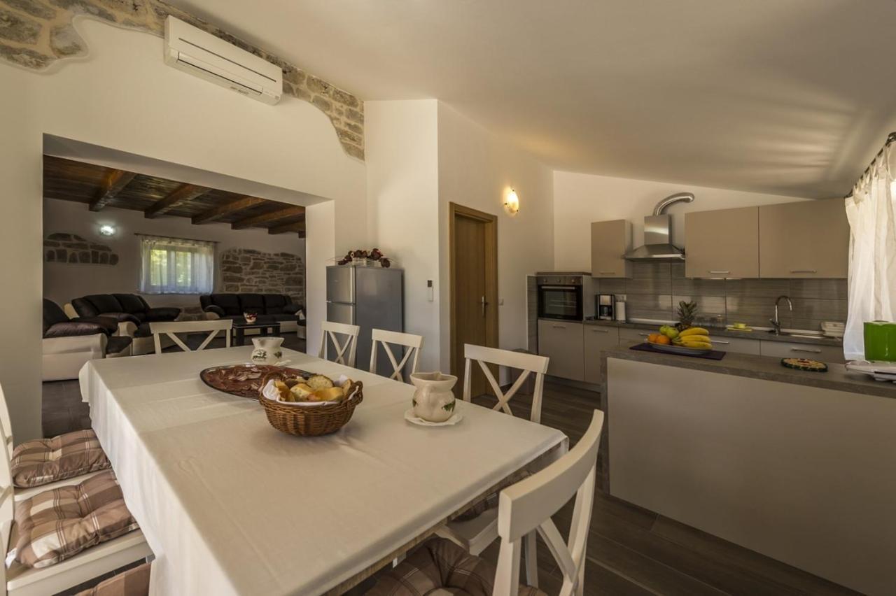 Spacious Four-Bedroom Villa Marija Klostar Dış mekan fotoğraf